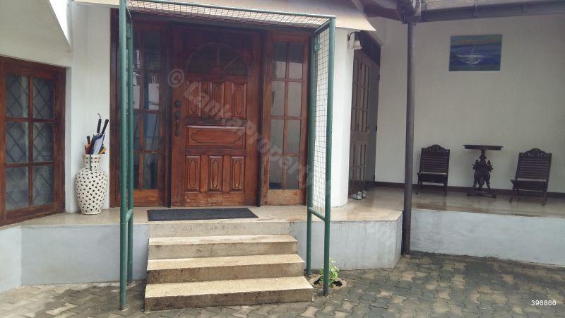  Land with house for sale/rent