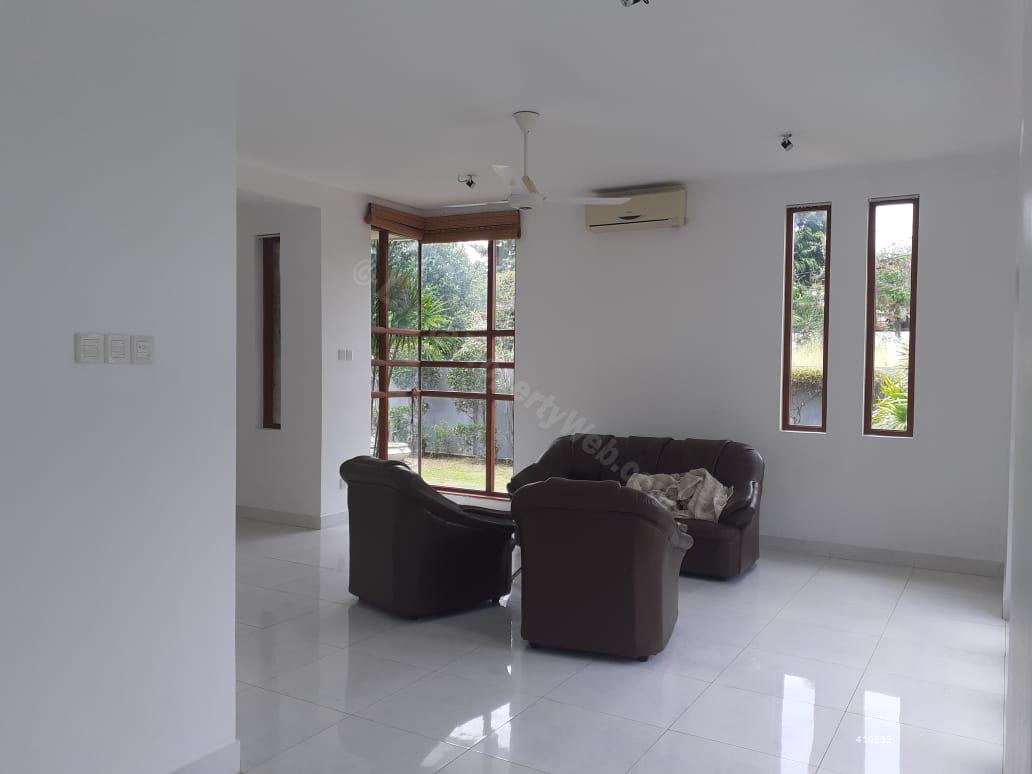 house-for-rent-in-battaramulla-sh-b-230-4br-luxury-house-for-rent