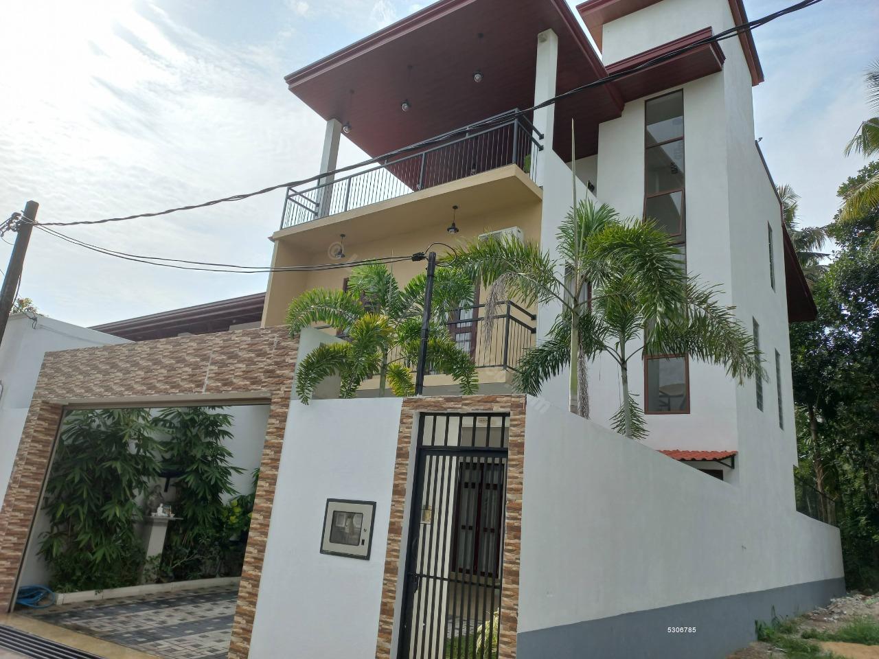 Maharagama House for sale/rent