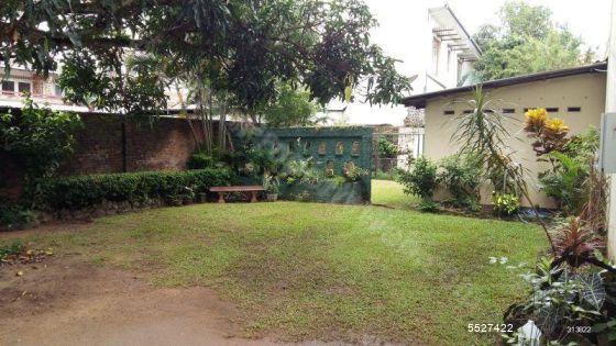  Land with house for sale/rent