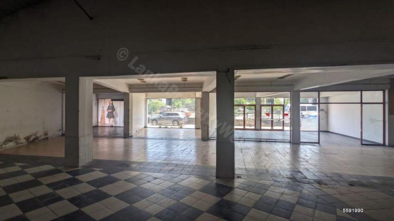  Commercial for sale/rent