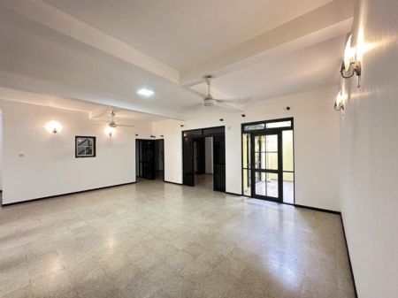 Pool - 6 Bedroom House for Rent in Colombo 6