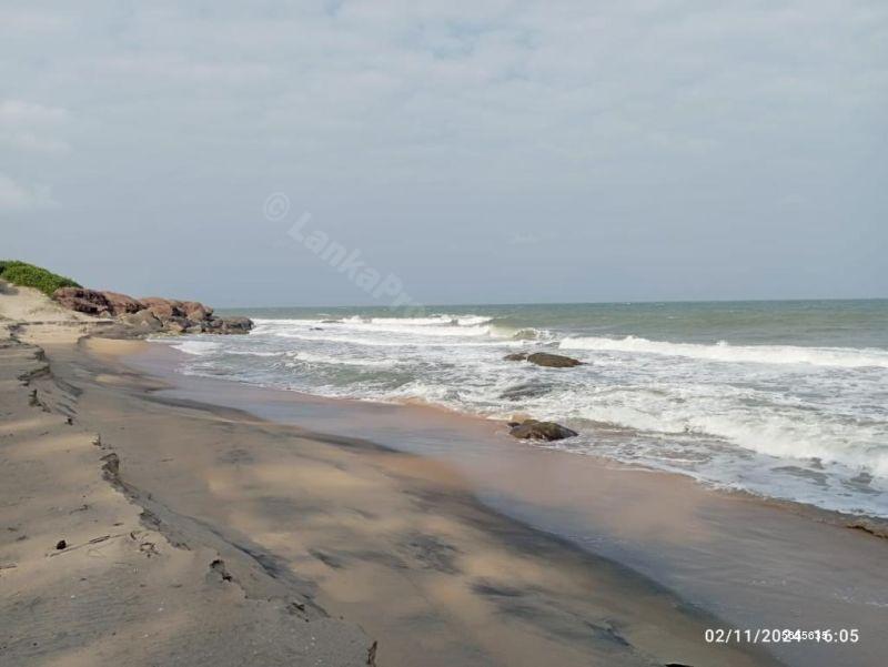  Beachfront land for sale/rent