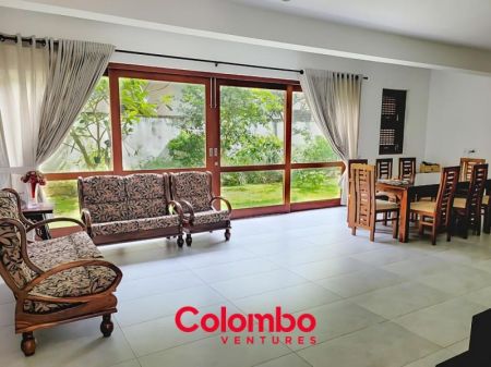 Living Room - BEAUTIFUL 5 Bedroom Fully Furnished Modern House for RENT in Mount Lavinia