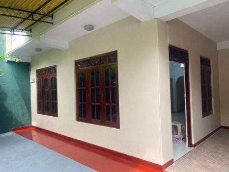 Exterior - 6.7 Perch Land with 03 Bedroom 02 Storied House for Sale at Thalahena, Malabe