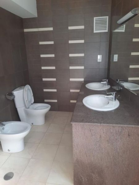 Bathroom - Emperor/03beds/unfurnished/for rent in Colombo-03.