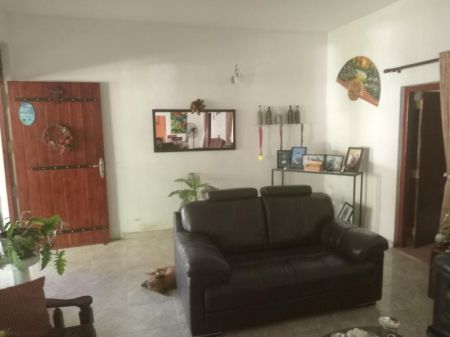 Living Room - 40 perch Property for Sale 2-unit house with Garden space in Pliyandala