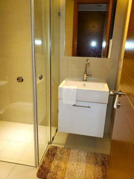 Bathroom - Luxurious Apartment for Rent in Havelock City