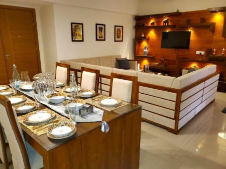 Dining room - Luxurious Apartment for Rent in Havelock City