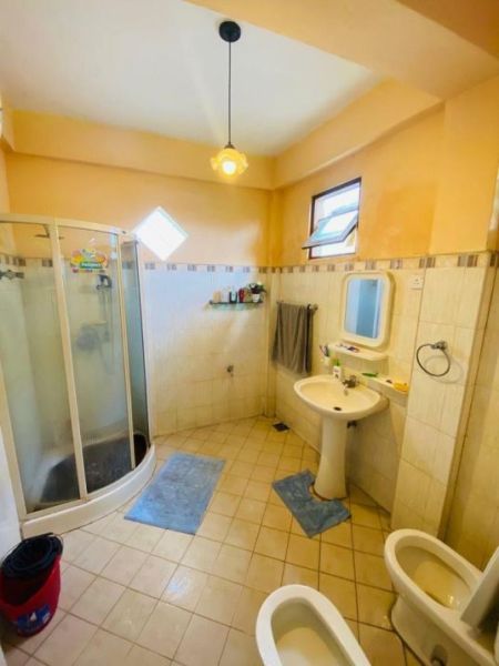 Bathroom - Galle- Galle City- 4 Stories House Sale. (Rs.57.50 million)