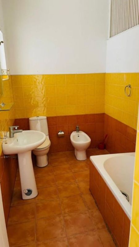 Bathroom - 4 Bedroom House for Rent in Colombo 5, R4729