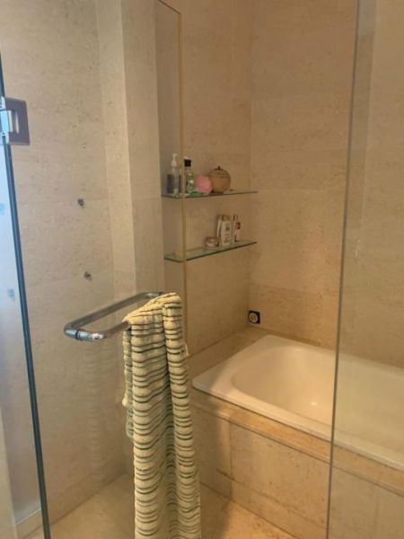 Bathroom - Well maintained 2 bed spacious apartment at Monarch 