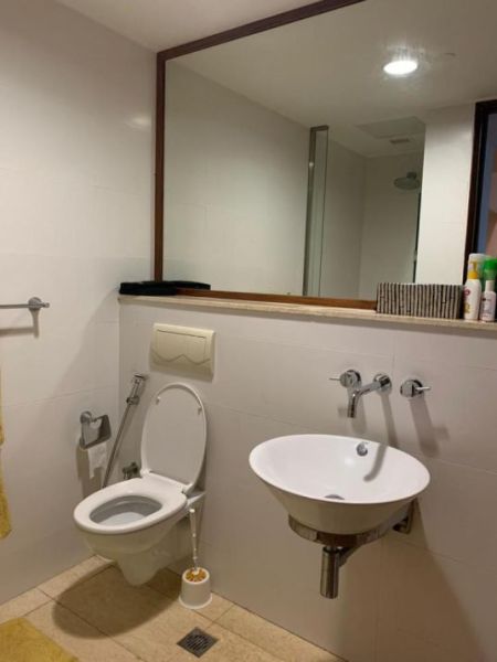 Bathroom - Well maintained 2 bed spacious apartment at Monarch 