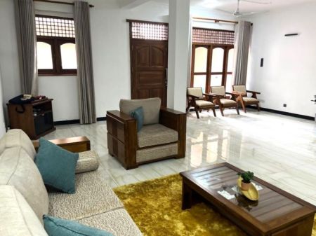 Living Room - Versatile 3-Storey Property for Rent in Colombo 04