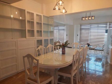 Dining room - Flower Court – 04 Bedroom Furnished Apartment for Sale in Colombo 07 (A1353)