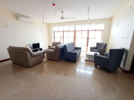 Living Room - West Minister - 04 Bedroom Unfurnished Apartment For Rent in Colombo 03 (A78)