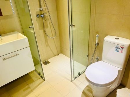 Bathroom - (SE710)2 Bedroom apartment for sale in Colombo 5 for Rs. 85 million (negotiable)