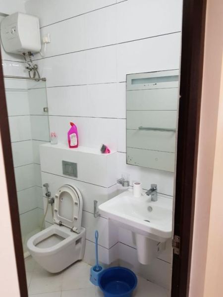 Bathroom - Span Tower/03beds/furnished apartment/sea view/for rent in Colombo-04.