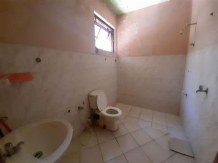 Bathroom - (PR432)4 Bedroom house for sale in Malabe for Rs. 25 million