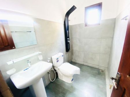 Bathroom - (PR619)5 Bedroom house for sale in Athurugiriya for Rs. 38 million (negotiable)