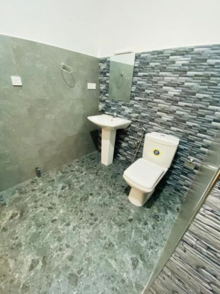 Bathroom - (PR1019)3 Bedroom house for sale in Homagama for Rs. 19.20 million (negotiable)