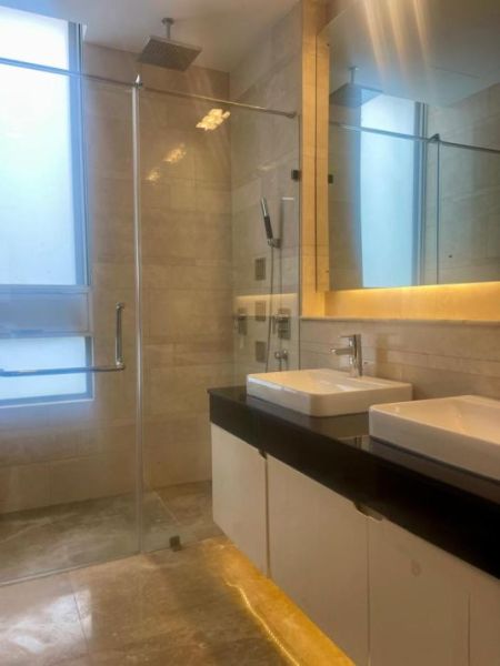 Bathroom - 3 Bedroom apartment for sale in Colombo 7 for Rs. 220 million