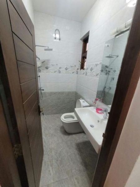 Bathroom - 05 Bedroom Furnished 03 Storied House for Sale in Dehiwala (A1382)