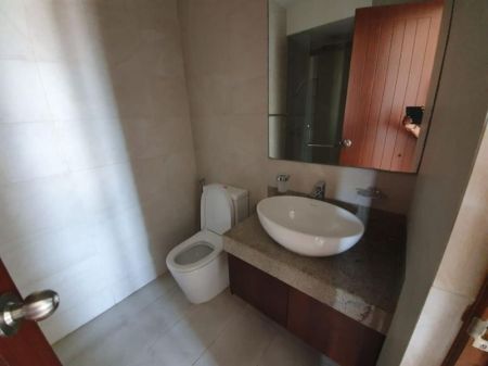 Bathroom - Capitol Elite In Colombo 07 - 2 Bedrooms Apartment For Sale On Horton Place 