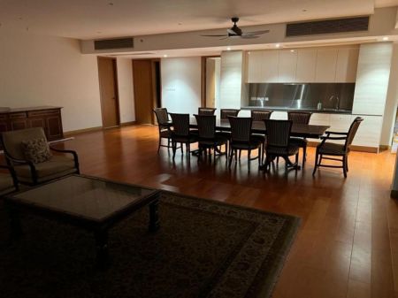 Dining room - Shangri-La 4 Bedrooms Apartment For Rent On west Tower - 3600 sq ft