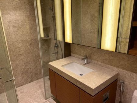 Bathroom - Shangri-La 4 Bedrooms Apartment For Rent On west Tower - 3600 sq ft