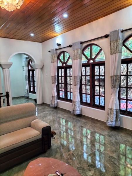 Living Room - 5 Bedrooms House For Sale with 110P land In Kandy - Gannoruwa