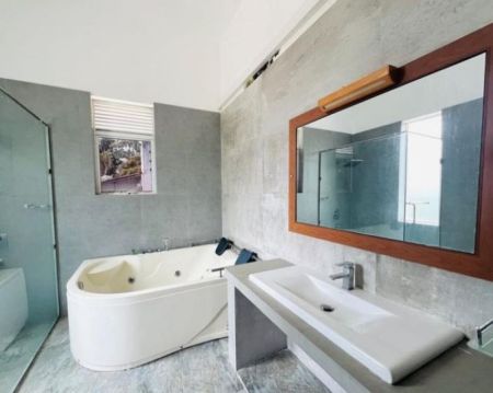 Bathroom - Pelawatta House| 5BR House| Fully furnished| Rent