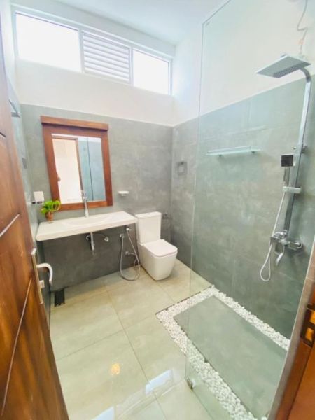 Bathroom - (PR 1135)4 Bedroom house for sale in Athurugiriya for Rs. 39 million (negotiable)