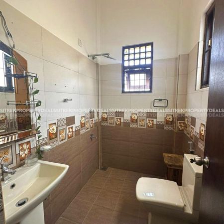 Bathroom - 3 Bedroom house for sale in Nugegoda for Rs. 43,500,000 (nearest offer)