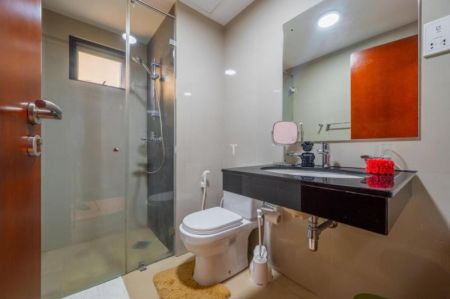 Bathroom - 2 Bedroom Apartment for Rent in On320, R81380