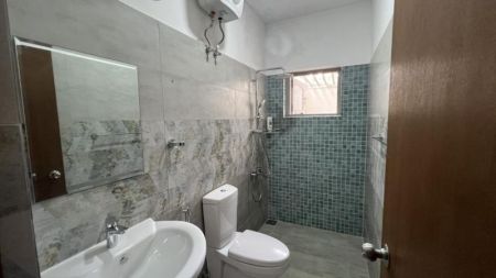 Bathroom - Battaramulla House| 4BR House| Fully furnished| Rent