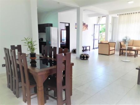 Dining room - Luxurious 9 Bedroom House for Rent in Nugegoda