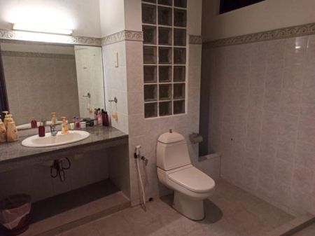 Bathroom - 5 Bedroom house for rent in Colombo 4 for Rs. 5 lakhs (Per Month)