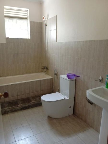 Bathroom - Colombo 3 House| 5BR House| Semi furnished| Rent