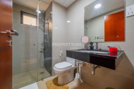 Bathroom - Two bedroom, two washroom, fully-furnished apartment at On 320