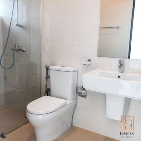 Bathroom - 3 Bedroom apartment for sale in Colombo 8 for Rs. 69 million