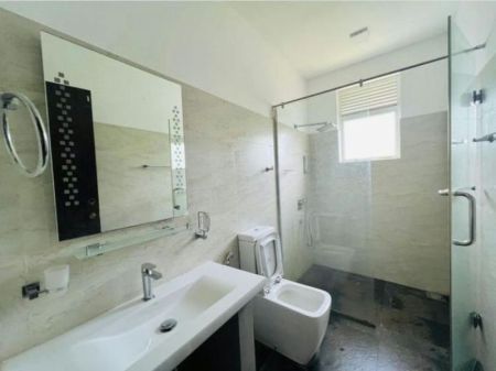 Bathroom - 05 Bedroom Furnished 03 Storied House for Rent in Pelawatte (A1709)-RENTED