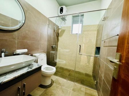 Bathroom - (SE1126) 5 Bedroom house for sale in Kottawa for Rs. 80 million (negotiable)