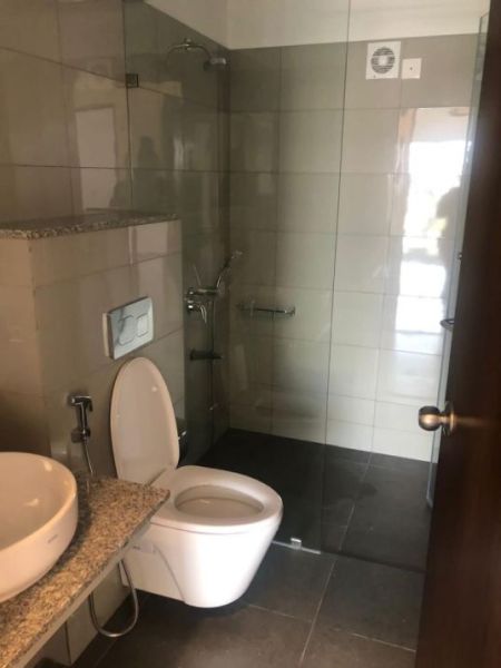 Bathroom - (SE1112) 3 Bedroom apartment for sale in Rajagiriya for Rs. 90 million (negotiable)