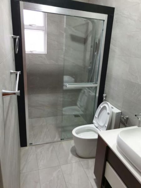 Bathroom - Blue Ocean - 03 Bedroom Furnished Apartment for Sale in Colombo 03 (A3660)