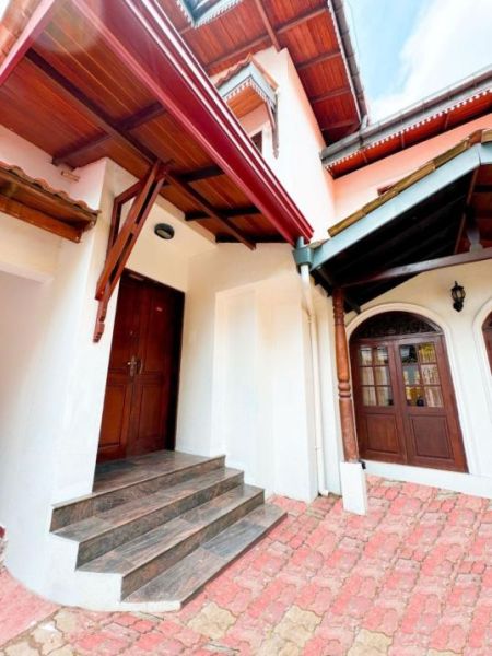 Exterior - 4 Bedroom House in Robert Gunawardena Mawatha, Battaramulla (SH 15069)