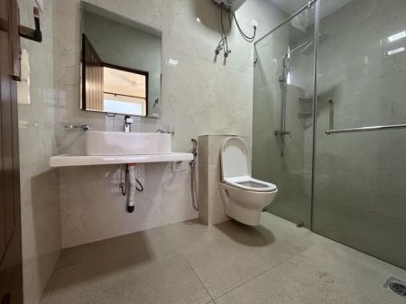 Bathroom - 4 Bedroom Apartment for Sale in Colombo 7