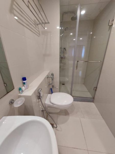 Bathroom - A Luxury New Spacious 3 Bedroom Apartment| RENT Rs. 195k| Battaramulla Urban Homes Fairway