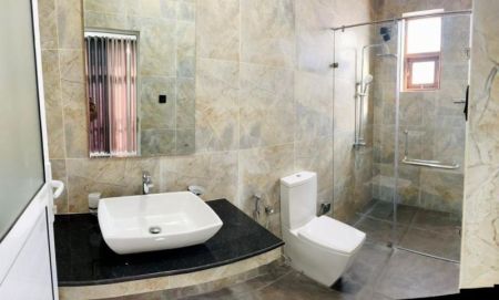 Bathroom - (SE1185) 6 Bedroom house for sale in Panadura for Rs. 73 million (negotiable)