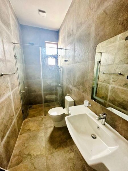 Bathroom - (SE1185) 6 Bedroom house for sale in Panadura for Rs. 73 million (negotiable)